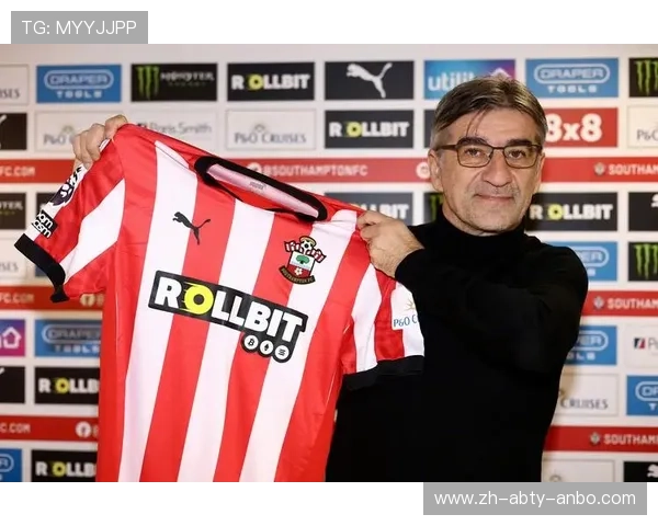 英超南安普敦队主教练的表现与未来规划